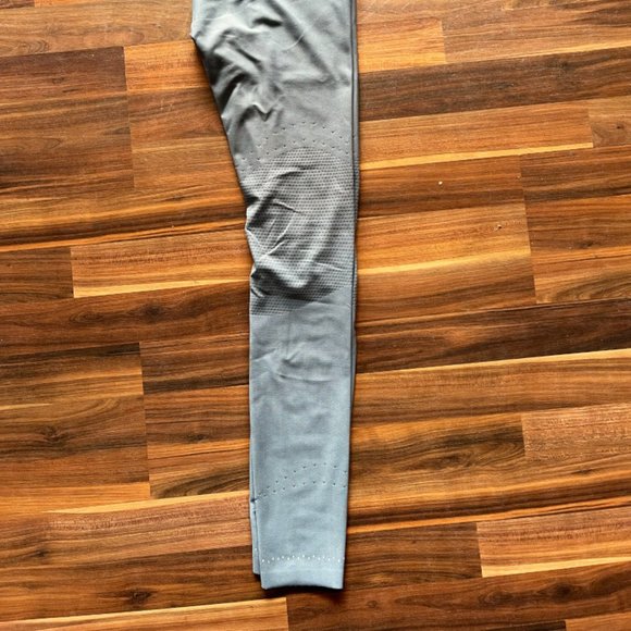 LULULEMON Compression Training Tight - Picture 2 of 2